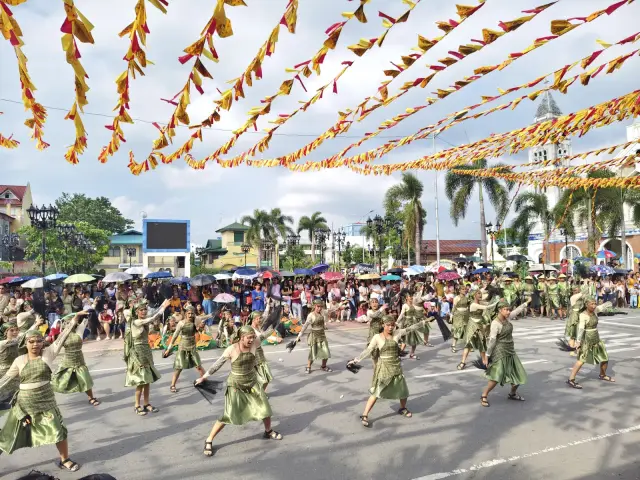 La Milagrosa Academy, Inc. performs Hadang Kontra Panulay sa Baybay at the Hadang Festival 2026 street dancing competition, Calbayog City