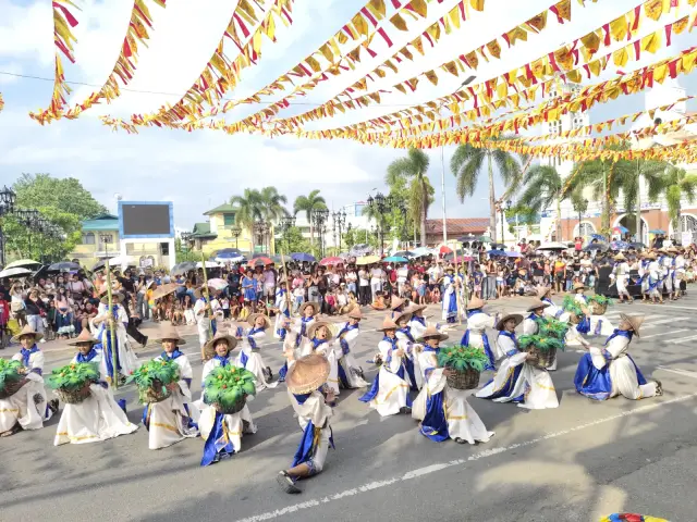 Oquendo National High School performs Panarit: Hadang sa Salog at the Hadang Festival 2026 street dancing competition, Calbayog City